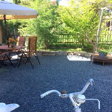Bio Kastanienhof Erfurt - Appartements Und Ayurvedische Jurten Exterior photo